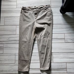 J.Jill ,20,light brown